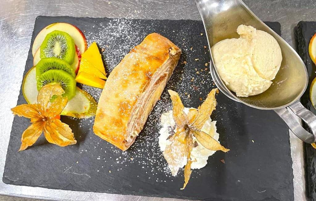 Hotel Und Restaurant Nehrener Hof Luaran gambar